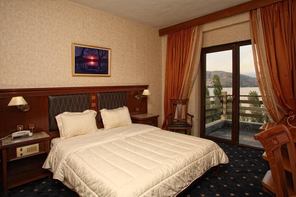 Tsamis Hotell Kastoriá Rom bilde